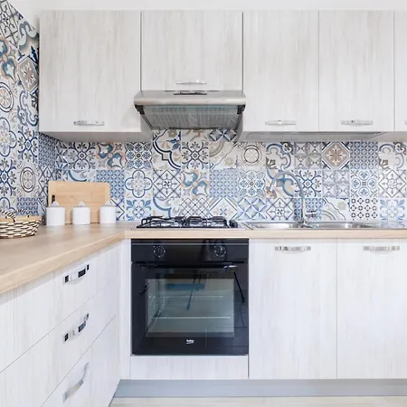 Mikao - アパート *